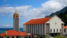 Imagem de Padre do Porto da Cruz volta a celebrar missa (Vídeo)