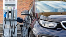 Imagem de Madeira vai ter postos de carregamento para veículos elétricos em todos os concelhos – Governo (Áudio)