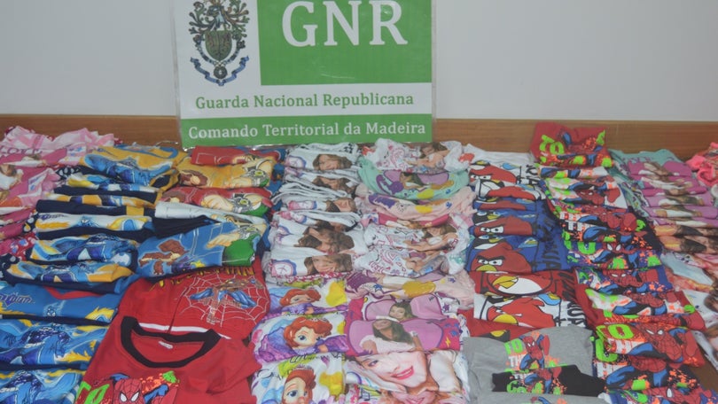 GNR apreende relógios e roupa contrafeita