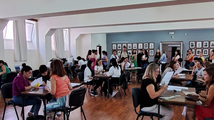 Imagem de Alunos do 10.º ano da Escola Jaime Moniz vão ter manuais digitais