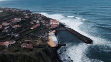 Imagem de Madeira e Porto Santo com aviso amarelo para mar agitado e vento forte