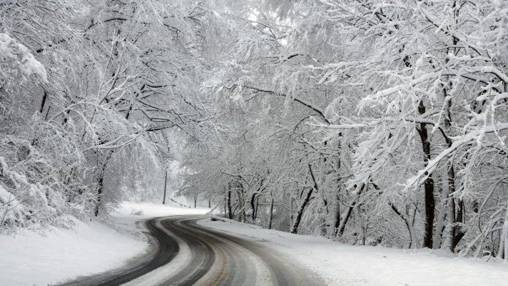 Imagem de Queda de neve acima dos 800 metros coloca cinco distritos sob aviso amarelo