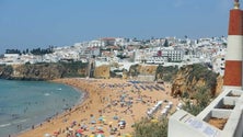Imagem de Covid-19: Exclusão de Portugal de corredores do Reino Unido é bomba atómica na economia do Algarve