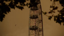 Imagem de O fenómeno que pintou os céus de Londres de laranja