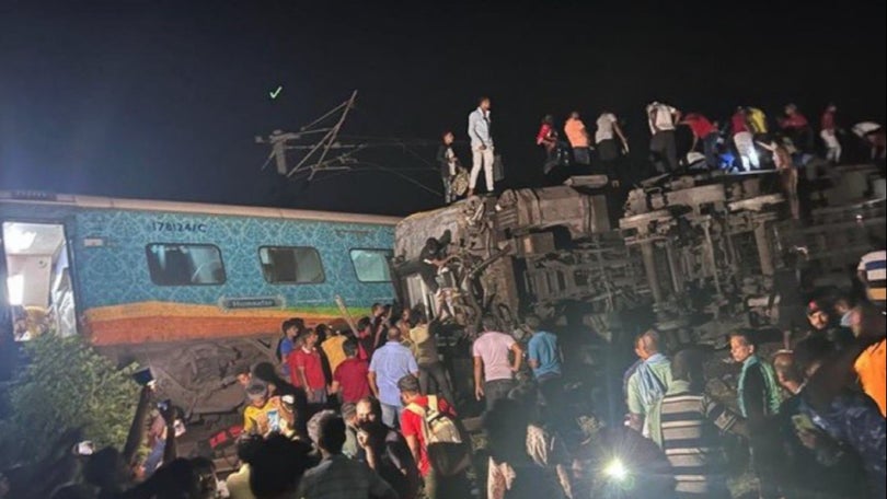 Imagem de Colisão entre comboios na Índia faz pelo menos 50 mortos