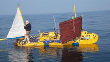 Imagem de Navegador solitário chega ao Porto Santo em micro-barco