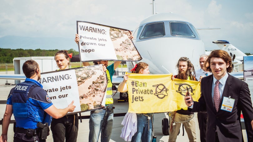 Imagem de Três portugueses entre os 100 ativistas ambientais detidos em protesto na Suíça