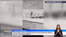 Imagem de Dois turistas foram projetados por uma onda ontem em Câmara de Lobos (vídeo)