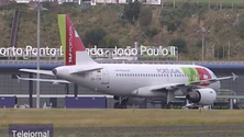 Avião borregou em Ponta Delgada devido a carro na pista (Vídeo)