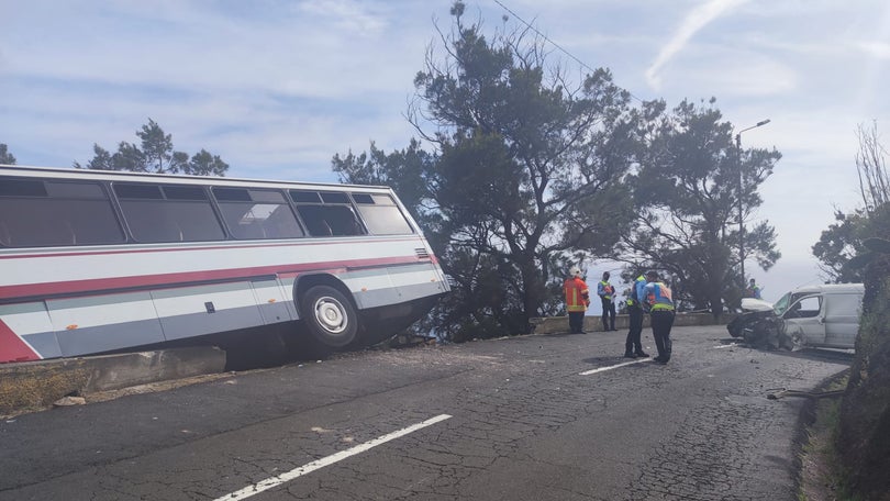 Cinco viaturas e 13 operacionais no Pináculo