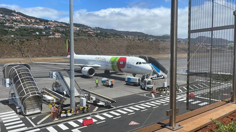 Dois voos aterraram no Aeroporto da Madeira há instantes