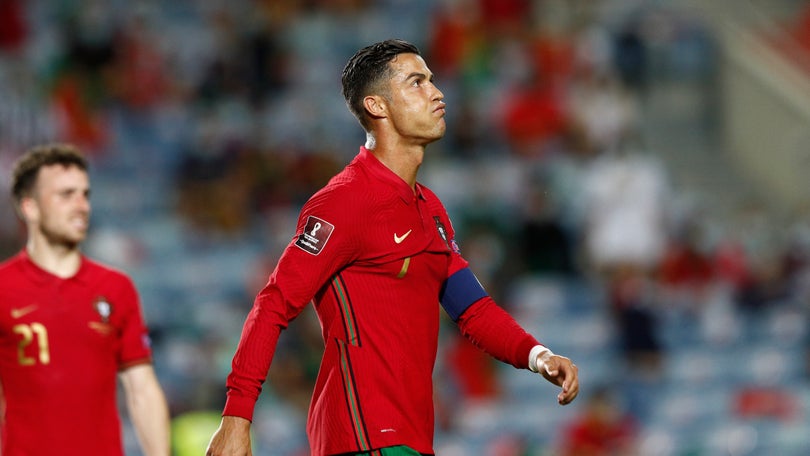 Imagem de Ronaldo salva Portugal com `bis`