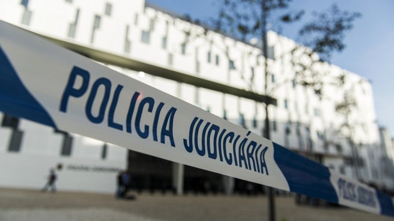 PJ detém suspeito por posse de arma proibida