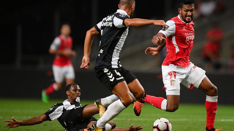 Imagem de Nacional sofre derrota no arranque da Liga em Braga