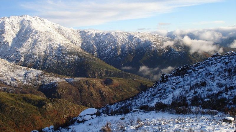 Reabertas estradas de acesso ao maciço central da Serra da Estrela