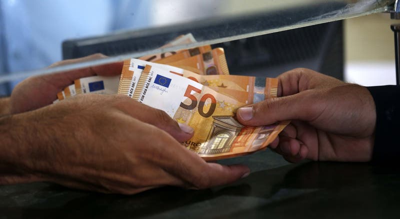 Salários mínimos abaixo de 1.000 euros