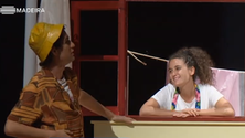 Imagem de Grupo de atores retrata histórias de emigração (vídeo)