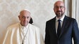Imagem de Papa discute refugiados com Charles Michel