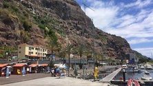 Imagem de Covid-19: Negócios na Marina da Calheta reabrem portas (Vídeo)