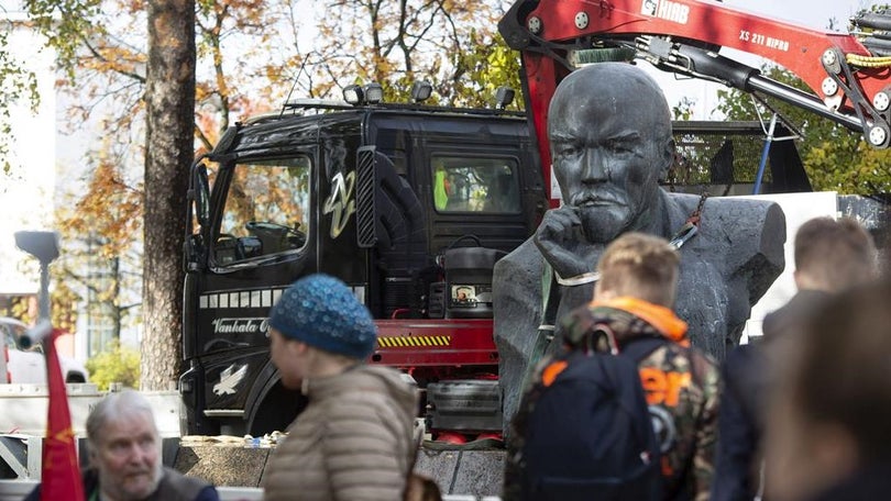 Finlândia retira último busto de Lenine ainda em exibição no país