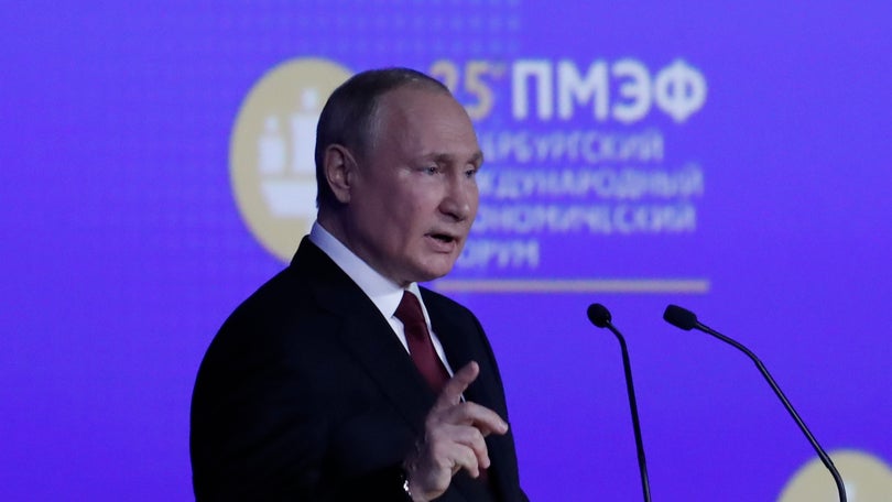 Imagem de Putin diz que União Europeia perdeu cerca de 400 mil milhões de euros com sanções
