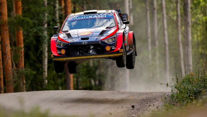 Imagem de Ott Tänak aguentou ataque de Rovanperä e venceu Rali da Finlândia