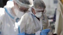 Imagem de Covid-19: Mais de 25 milhões de casos no mundo, EUA e Brasil lideram também em mortos