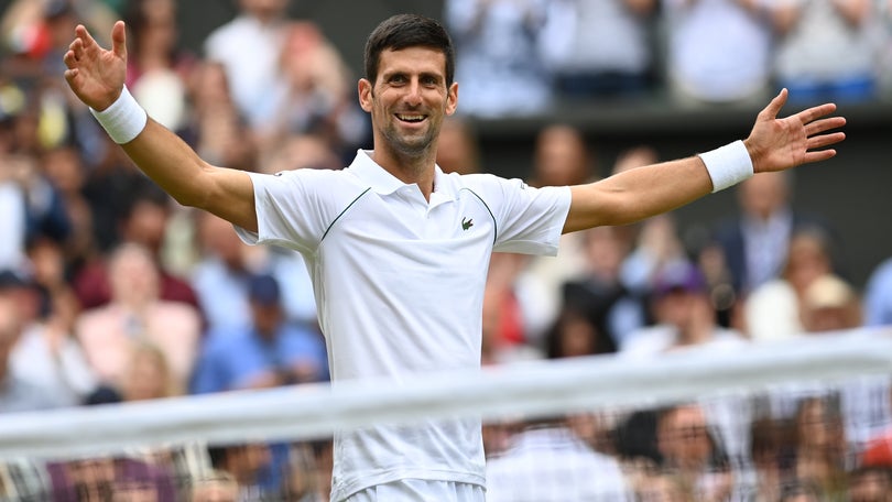 Imagem de Djokovic vence em Wimbledon e iguala recorde
