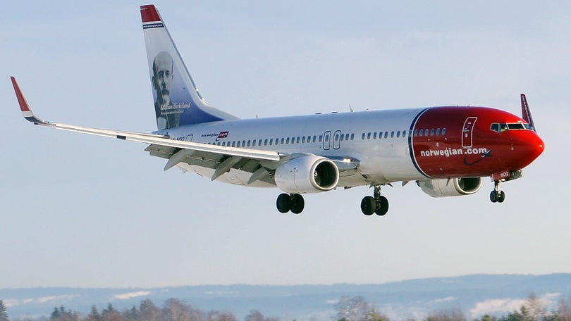 Imagem de Avião da Norwegian Air Shuttle aterra de emergência no Porto Santo
