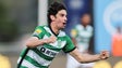 Imagem de Trincão marca três golos na vitória sofrida do Sporting com Casa Pia
