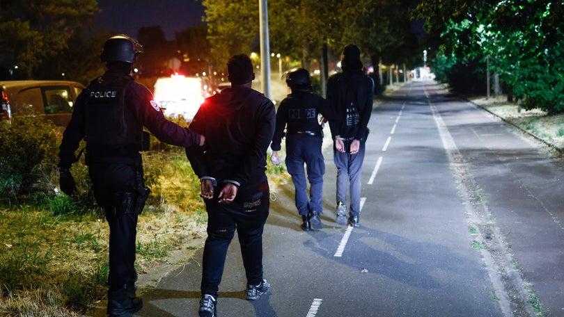 Imagem de Autor do disparo que matou jovem em França pode ser julgado por homicídio