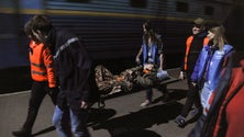 Imagem de Seis mortos e oito feridos em Lviv após ataque com mísseis