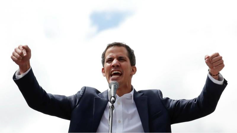 Guaidó admite pedir intervenção militar dos EUA