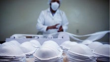 Imagem de Covid-19: Associação da Construção Civil da Madeira apela a empresas para que doem máscaras
