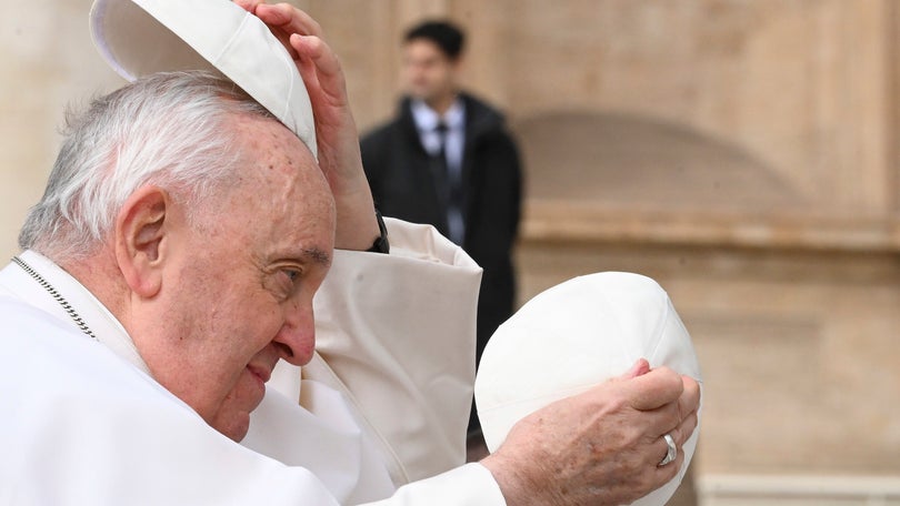 Imagem de Papa disponível para rever celibato na Igreja Católica