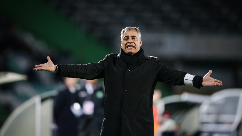 Imagem de José Couceiro espera “forte reação do Marítimo” após goleada na Luz