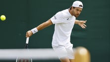 Imagem de João Sousa eliminado na primeira ronda de Wimbledon