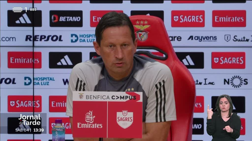 Schmidt afasta saída do Benfica