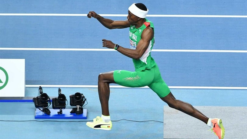 Imagem de Pichardo chega à final do triplo com um salto
