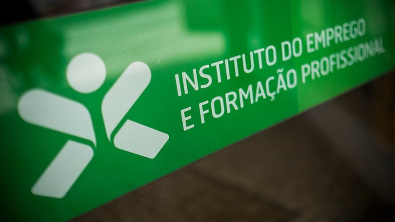 Cerca de metade dos desempregados em 2020 encontraram emprego em 2021