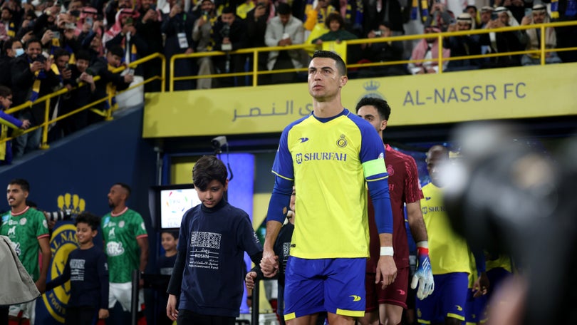 Imagem de Ronaldo fica em branco na estreia oficial pelo Al Nassr