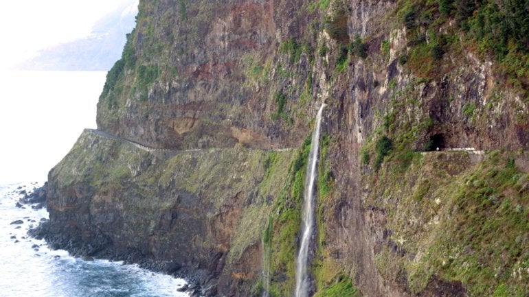 Buscas para encontrar turista desaparecido no mar da Madeira retomadas esta segunda-feira