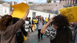 Cerca de 30 pessoas manifestam-se no Ministério da Habitação em Lisboa pelo fim dos despejos