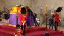 Imagem de Esperar 14 horas para prestar tributo a Isabel II (vídeo)