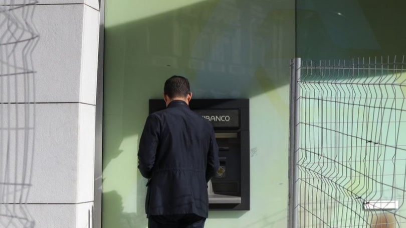 Imagem de Bruxelas quer que transações bancárias na UE custem o mesmo que as nacionais