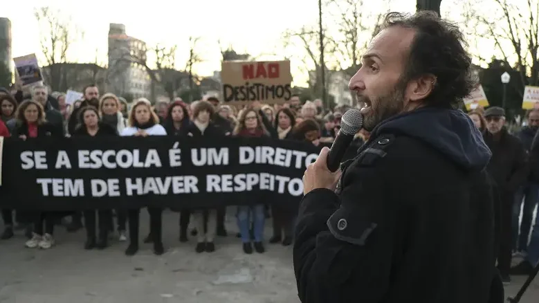 Imagem de Serviços mínimos para greve nas escolas prolongados até 10 de março