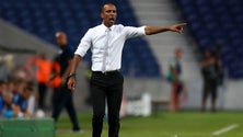 Imagem de Treinador Costinha feliz pela subida do Naciona à I Liga, mas quer ser campeão