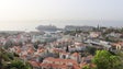 Imagem de Porto do Funchal com dois navios e mais de 11 mil pessoas