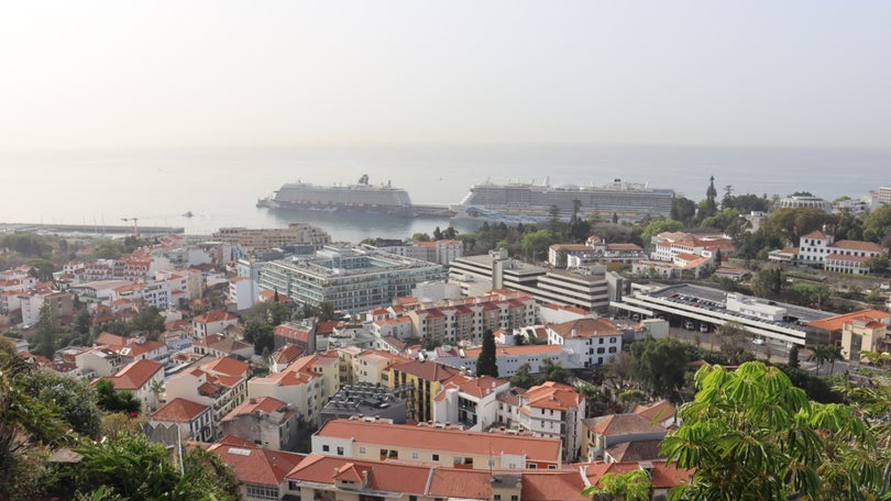 Porto do Funchal com dois navios e mais de 11 mil pessoas