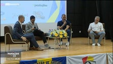Imagem de Árbitros e treinadores reunidos em reflexão do espírito do jogo (vídeo)